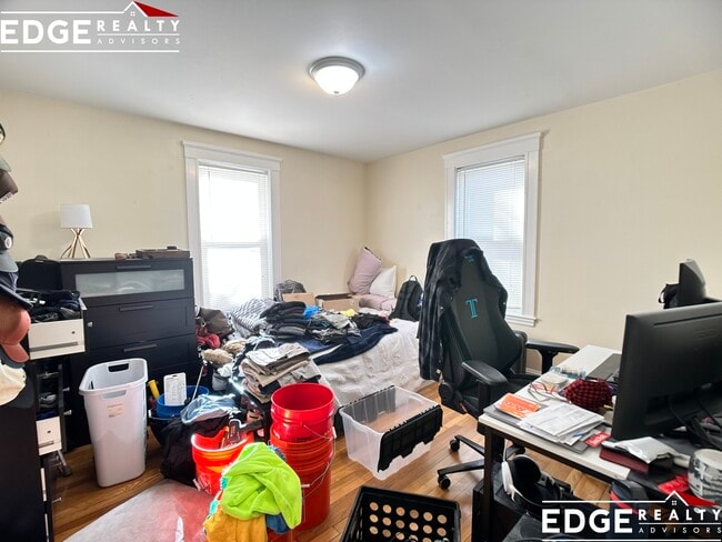 Foto del edificio - 37 Bostonia Ave