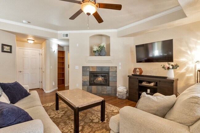 Building Photo - Updated 2 Bedroom, 2 Bath First Level Condo in Gated Community