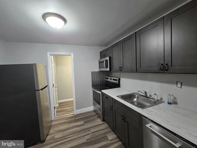 Foto del edificio - 121 W Jersey Ave