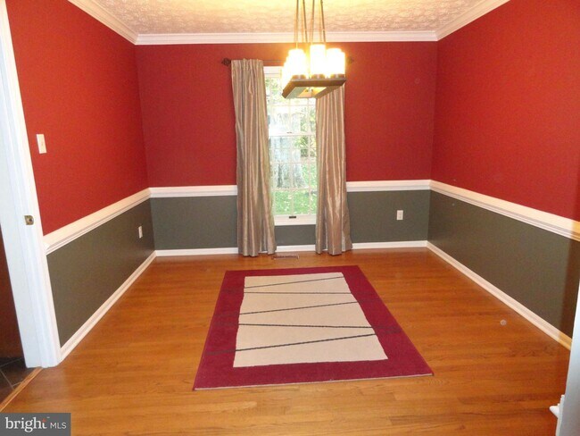 Building Photo - 2733 Moores Valley Dr