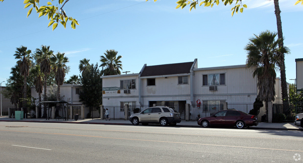 Primary Photo - Olive Tree Manor Apartments