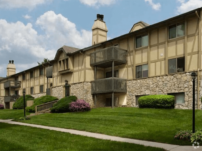 Beautiful Landscaping - Stonebridge Apartments