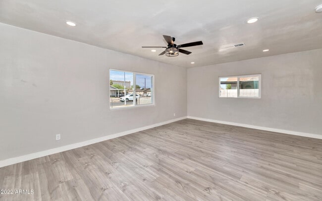 Building Photo - 1530 W Taylor St