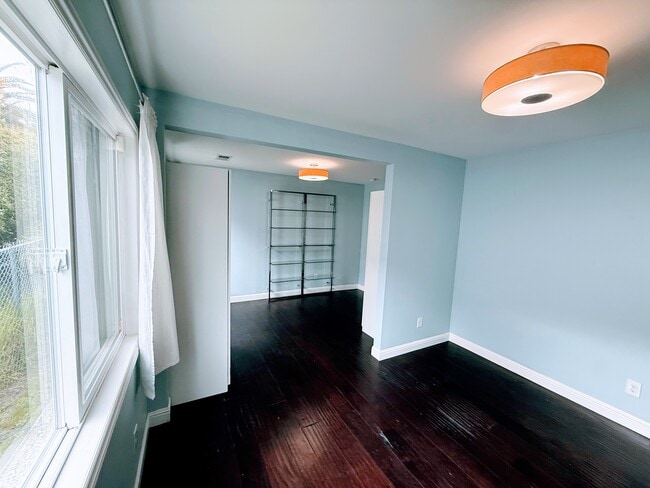 Spacious Rooms - 949 62nd St