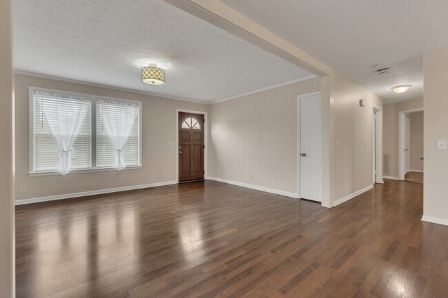 Building Photo - 121 Orchard Valley Rd