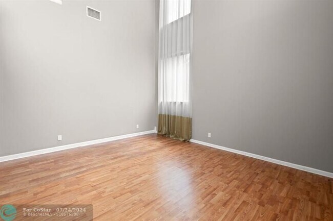 Foto del edificio - 4821 Kensington Cir