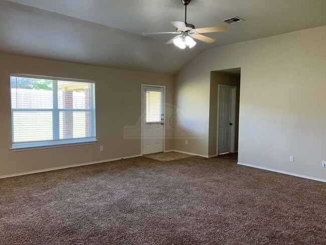 Building Photo - 309 Viola Dr
