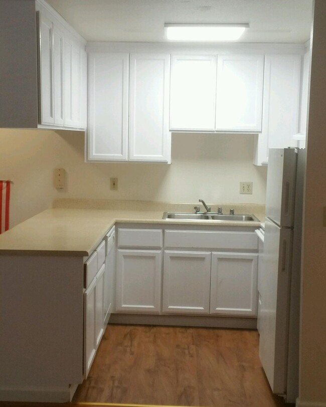 Building Photo - 39544 Trinity Way