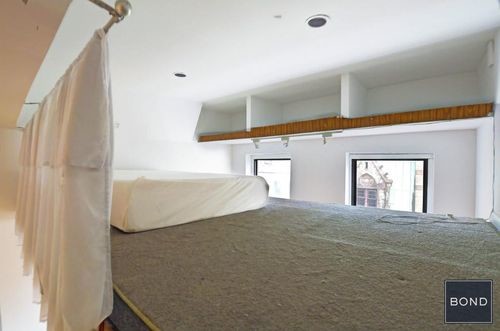 Foto del edificio - 213 E 83rd St