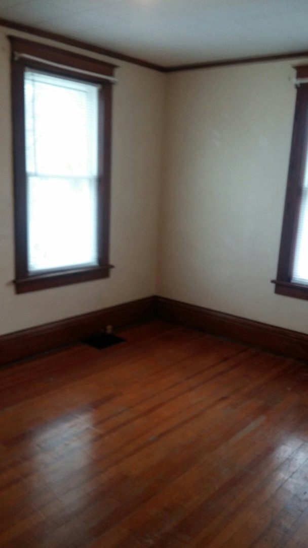 Building Photo - 1002 Burr