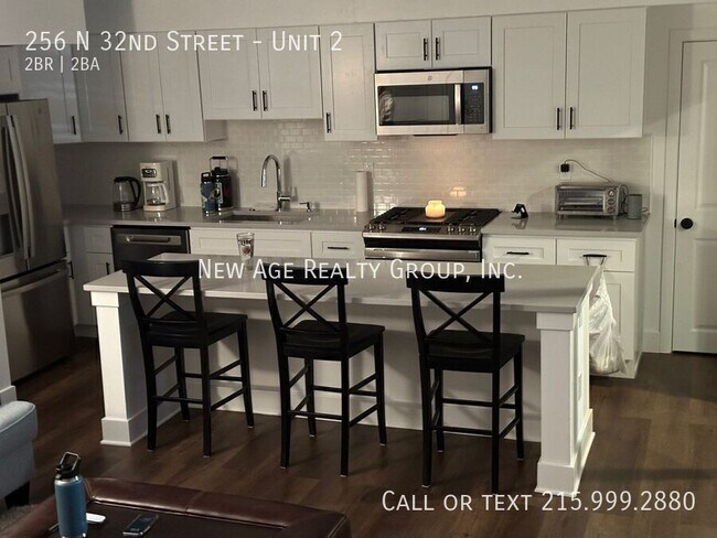 Building Photo - 256 N 32nd St