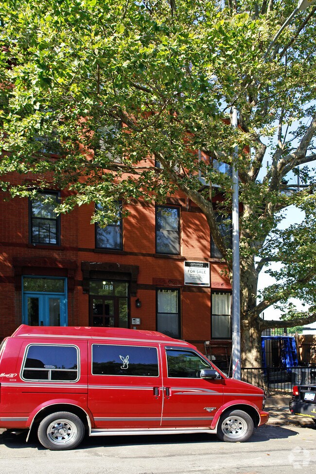 Foto del edificio - 188 15th St