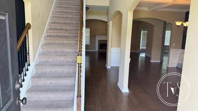 Foto del edificio - 639 Red Oak Ln