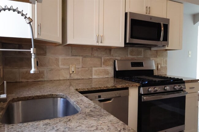 Building Photo - 934 Forder Rd