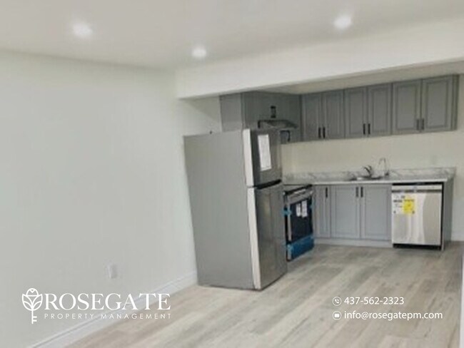 Photo du bâtiment - 2-Bedroom Basement Apartment with In-Unit Laundry & Parking – Pet Friendly – Kitchener