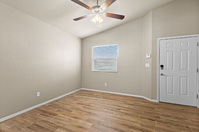 Foto del edificio - "Charming 3-Bed, 2-Bath Oasis on Dust Storm Lane – Spacious 1,596 Sq Ft Home in El Paso!"