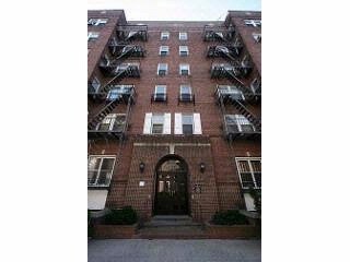 Foto del edificio - 9 E 1st St