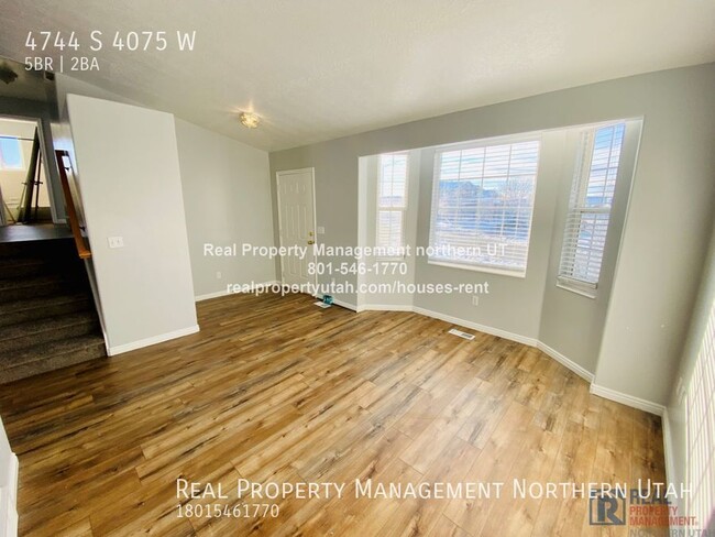 Building Photo - Renovated 5-Bed Roy Home!