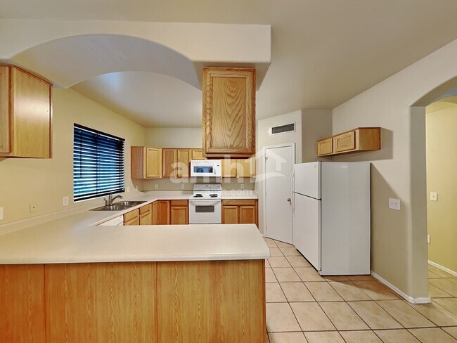 Building Photo - 7234 S 40th Avenue