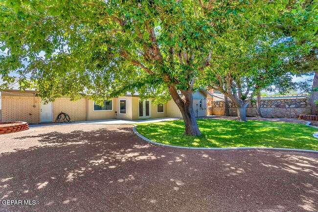 Building Photo - 9208 Shaver Dr