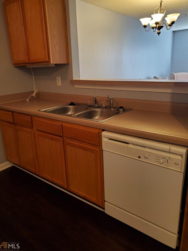 Foto del edificio - 3331 Campus Pointe Cir