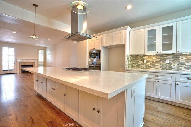 Building Photo - 7401 Seabluff Dr