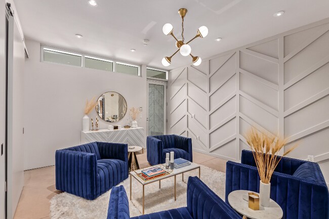 Building Photo - 4737 N Scottsdale Rd