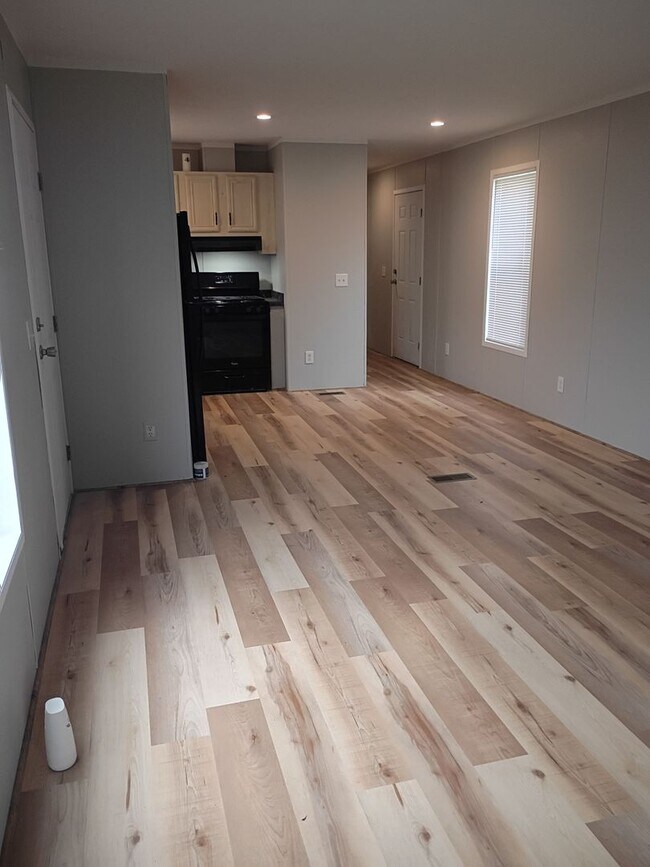 Building Photo - Marybelle Estates MHC