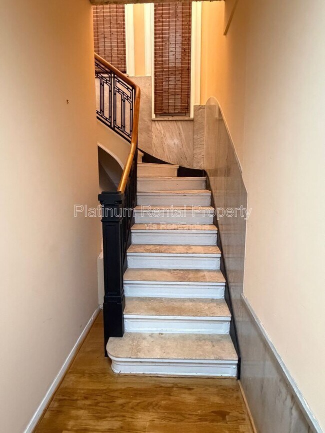 Building Photo - 20 Marietta St NW