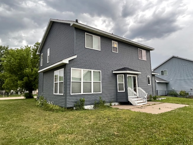 Building Photo - 54 Meadowlark Dr