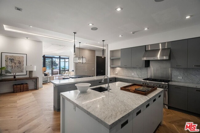 Foto del edificio - 17351 Sunset Blvd
