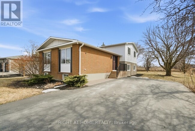 Building Photo - 5885 7th Line