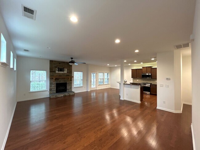 Foto del edificio - T.R. Lawing Realty Property