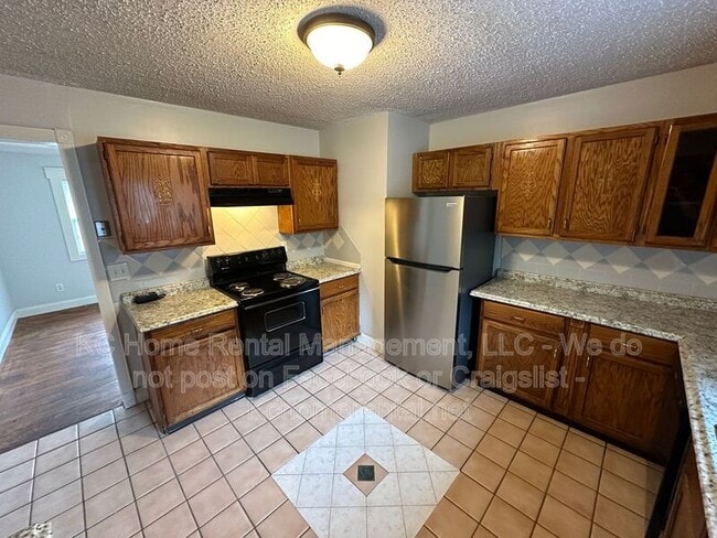 Foto del edificio - 10700 E 28th Terrace S