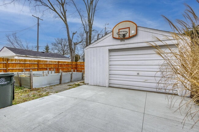 Building Photo - 23005 California St