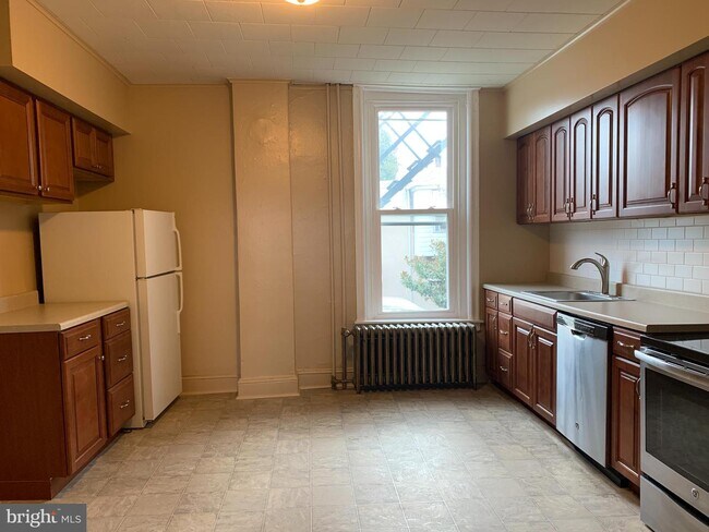 Building Photo - 1104 Wood St