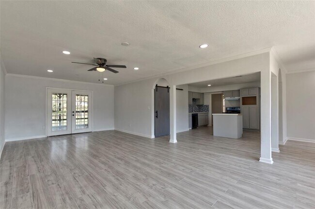 Building Photo - 927 Roper St