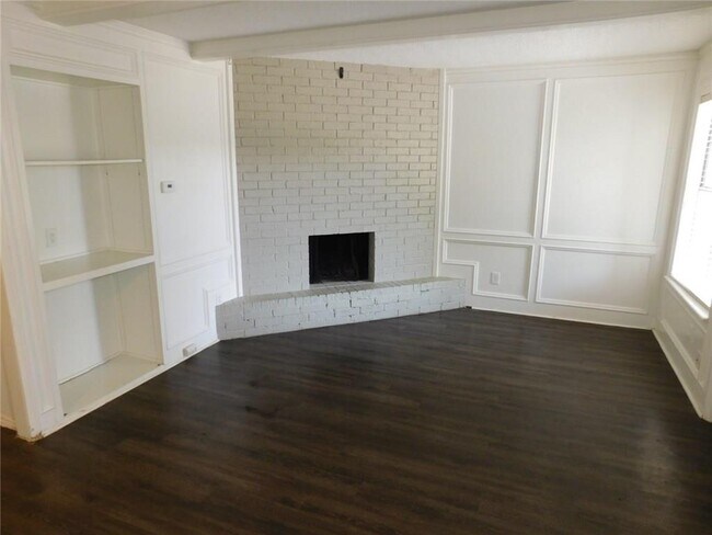Foto del edificio - 3308 Hycreek Dr