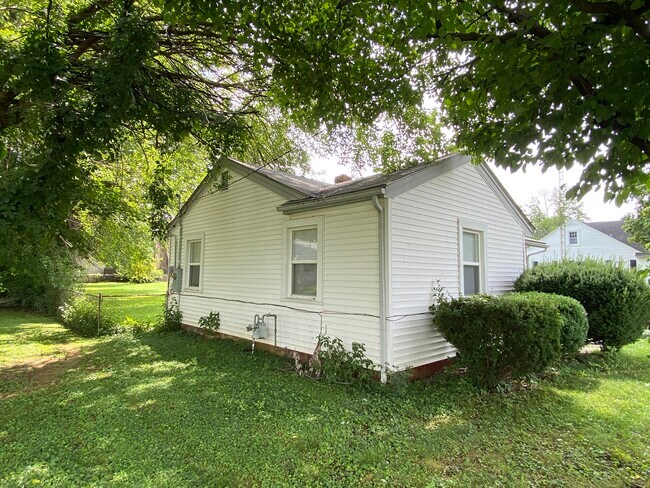 Building Photo - 1517 Bosley Rd