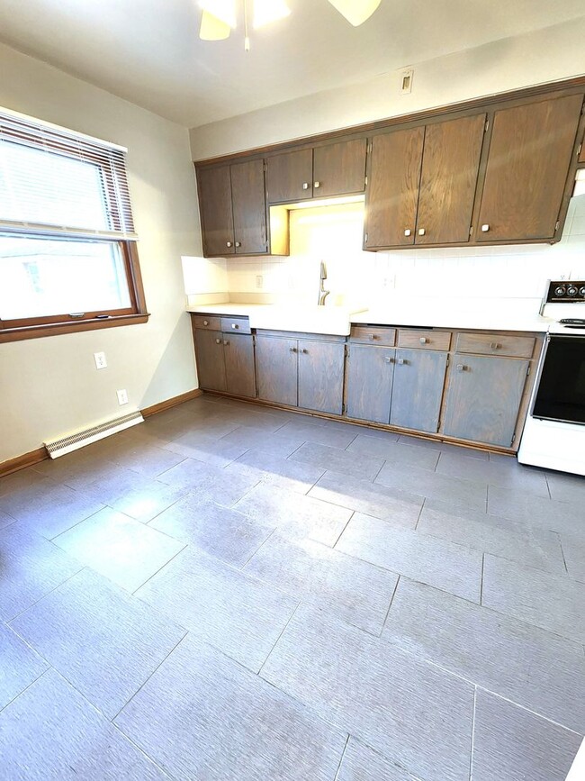 Foto del edificio - DG - 4520-4522 N 84th Street