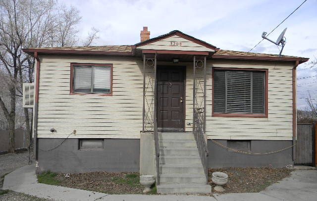 Primary Photo - 320-320 1/2 I St