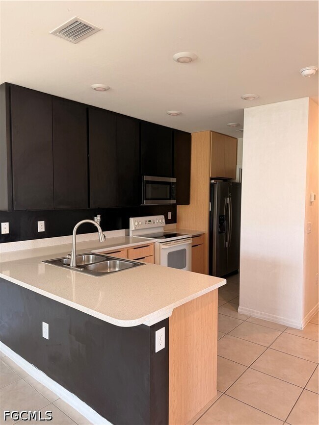 Building Photo - 10801 Crossback Ln