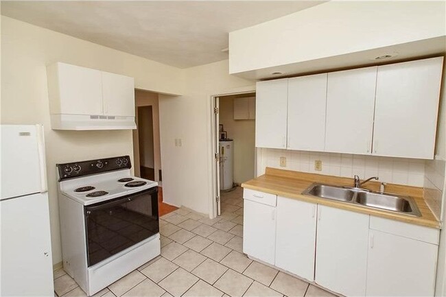 Building Photo - 58 W Askren St