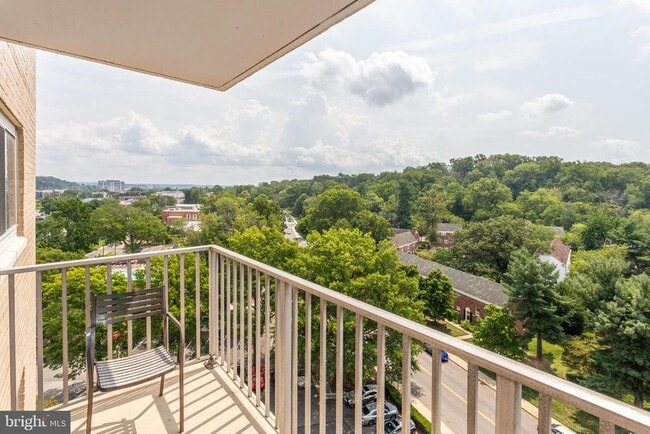 Building Photo - 1225 Martha Custis Dr