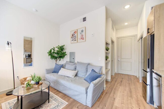 Foto del edificio - 1111 Shepherd Dr