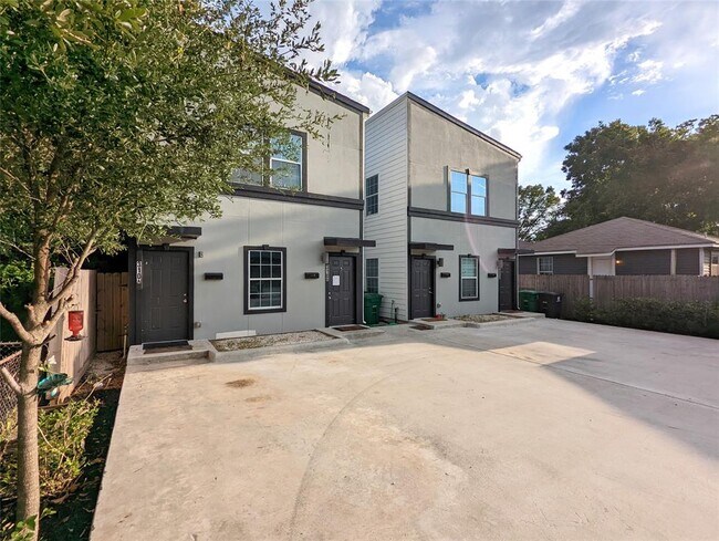 Foto del edificio - 310 E 31st St