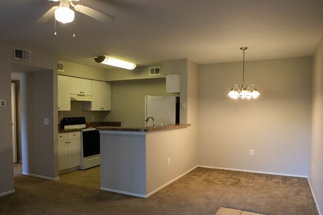 Building Photo - 170 Laterino Ct