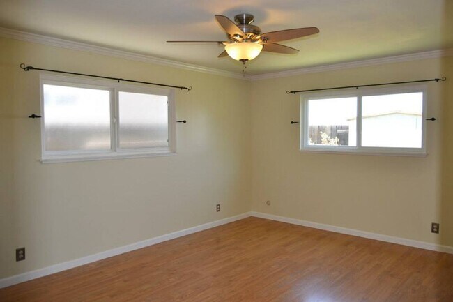 Building Photo - Santee HOUSE 2 BR 2BA+Bonus Room, 2 Car Ga...