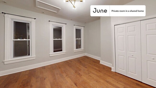 Foto del edificio - Room in Shared 3 bed/1.5 bath home