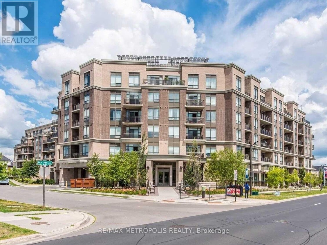 Photo principale - 540-540 Bur Oak Ave